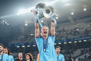 今日是哈兰德25岁生日，曼城社媒：祝我们的9号生日快乐🥳🩵