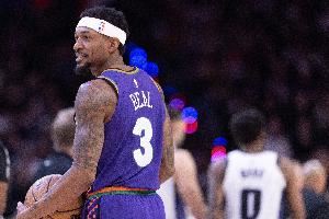 美记：勇士对比尔其实也没很感兴趣 除非他愿意接受一份底薪合同