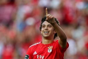 结束流浪！25岁菲利克斯三赛季5次换队，从金童身价1亿仅剩2000万