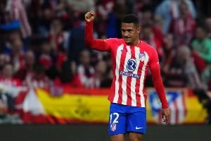 队友宣！ 萨乌尔打电话给利诺：我在弗拉门戈这里等你