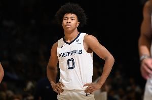 杰伦-韦尔斯谈手腕骨折：从坏事中找到积极部分 练了很多左手技术