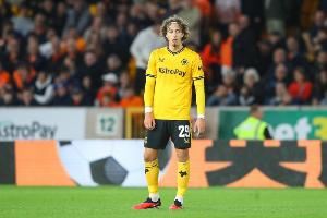 记者：多特向法比奥-席尔瓦提供5年合同，罗马也有意但尚未报价