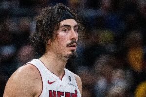 小海梅：想留络腮胡但失败了 去年和女友打赌剃了胡子结果很后悔