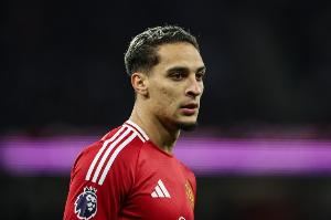 英媒：本菲卡已两轮谈判安东尼但未能成功，马竞等队持续关注他