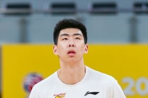 李京龙：徐昕的心理承受能力广东球迷都心知肚明 不如去国外锻炼