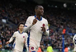 记者：拜仁租借杰克逊的谈判进入最后阶段，他们还有意边锋乔治