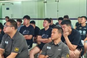 辽宁、北京、宁波、肯帝亚、同曦等队组织统一观看阅兵