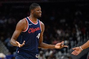 生涯场均6.8分5.4板！Scotto：爵士和18年6号秀班巴达成签约协议