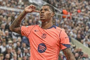 连续3场助攻生涯首次！费迪南德：拉什福德看起来在巴萨重生💥