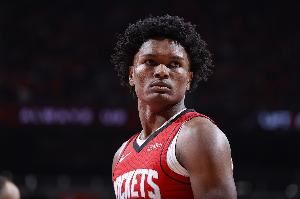 状态低迷！阿门8投仅2中拿到10分4板 罚球10中6