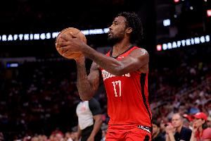 伊森57.9%三分命中率第一！至少出手30次三分 9人命中率超五成